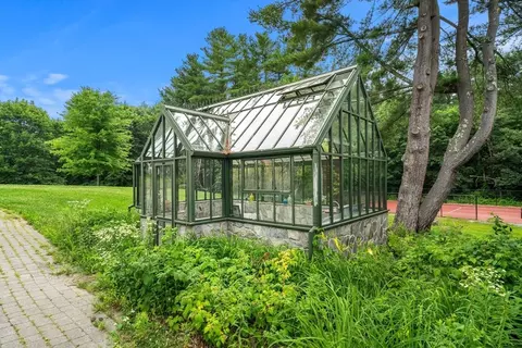 Exterior - 140 High St, Dunstable, MA 01827 photo 2 of 9