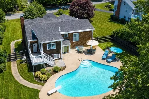 22 Harvest Ln, Hingham, MA 02043 photo 3
