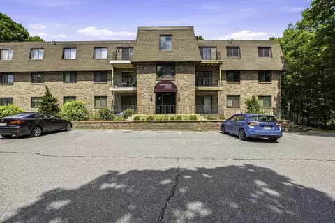 59 School St #B18, Northborough, MA 01532