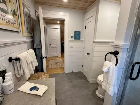 Bath - 96 Hammett Ln, Chilmark, MA 02535 photo 6 of 6
