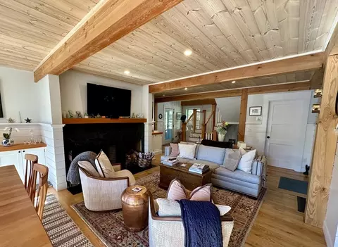Living - 96 Hammett Ln, Chilmark, MA 02535 photo 2 of 5