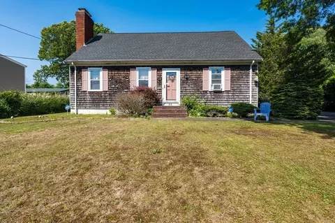 33 Terry Dr, Dartmouth, MA 02748