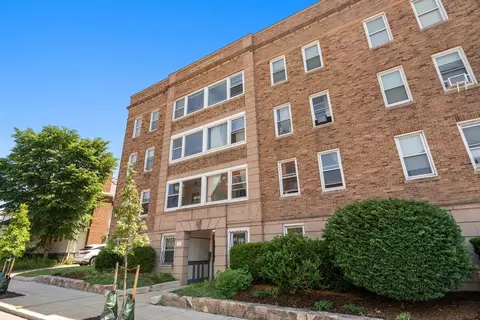 238 S Huntington Ave #1, Boston, MA 02130