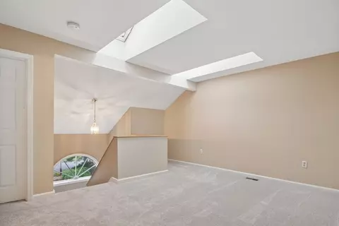 Living - 4 Herbert Dr #B, Sutton, MA 01590 photo 5 of 7