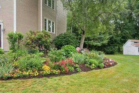 Exterior - 4 Herbert Dr #B, Sutton, MA 01590 photo 3 of 7