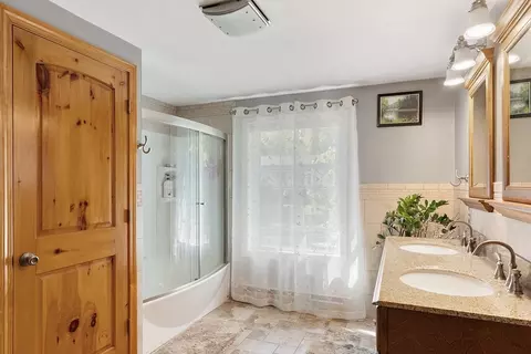 Bath - 8 Pershing St, Worcester, MA 01606 photo 1 of 3
