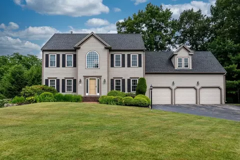 19 Burnham Ct, Stoughton, MA 02072