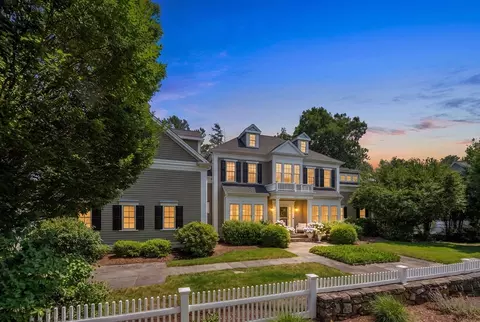 120 Deerfield Ln, Hanover, MA 02339