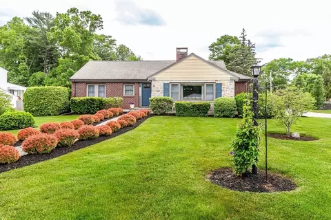 31 Harlan Dr, Brockton, MA 02301