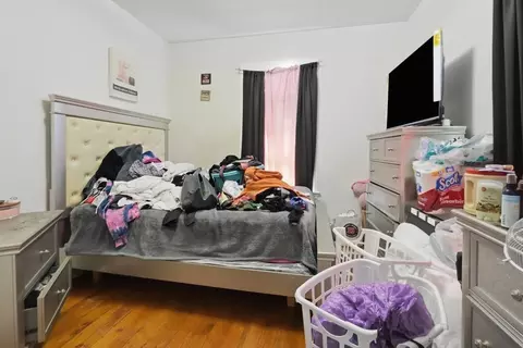 Bedroom - 54 Shelby St, Worcester, MA 01605 photo 2 of 8