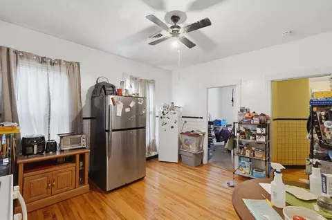 Entry Way - 54 Shelby St, Worcester, MA 01605 photo 1 of 1