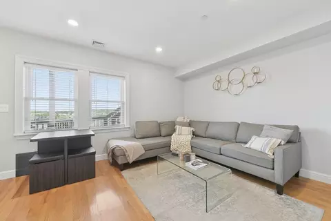 214-216 Eagle St #5, Boston, MA 02128 photo 5