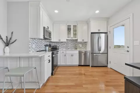 214-216 Eagle St #5, Boston, MA 02128 photo 1
