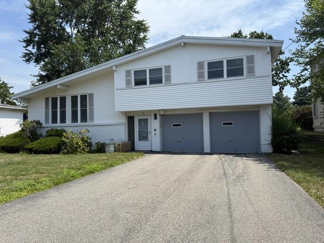55 Esty Farm, Newton, MA 02459