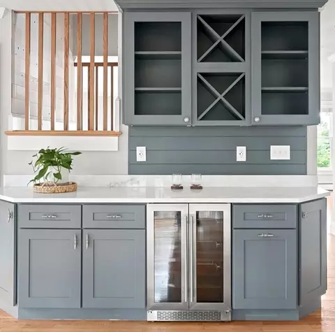 Kitchen - 14 Willow Rd, Marblehead, MA 01945 photo 2 of 5