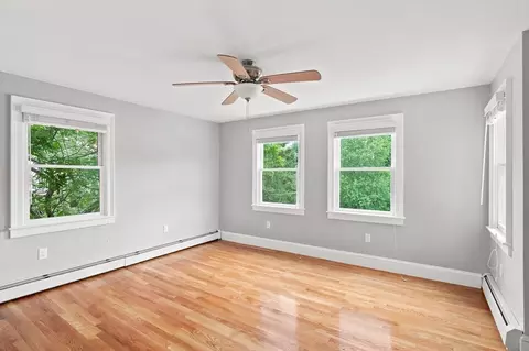 Bedroom - 14 Willow Rd, Marblehead, MA 01945 photo 5 of 5