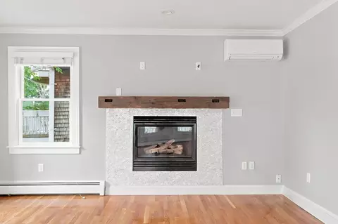 Living - 14 Willow Rd, Marblehead, MA 01945 photo 3 of 3