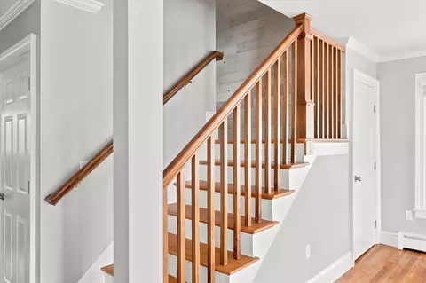 Entry Way - 14 Willow Rd, Marblehead, MA 01945 photo 2 of 2