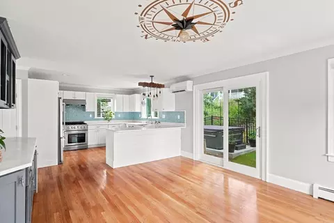 Kitchen - 14 Willow Rd, Marblehead, MA 01945 photo 5 of 5