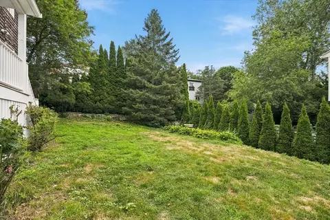 Exterior - 14 Willow Rd, Marblehead, MA 01945 photo 7 of 7