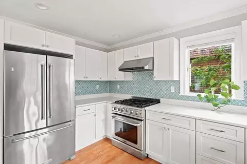 Kitchen - 14 Willow Rd, Marblehead, MA 01945 photo 3 of 5