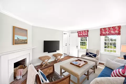 Living - 141 Point Hill Rd, Barnstable, MA 02668 photo 3 of 8