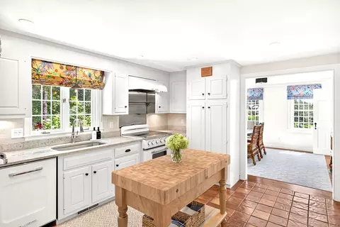 Kitchen - 141 Point Hill Rd, Barnstable, MA 02668 photo 2 of 3