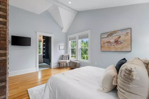 Bedroom - 22 Prince St, Marblehead, MA 01945 photo 2 of 6
