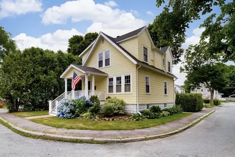 Exterior - 22 Prince St, Marblehead, MA 01945 photo 2 of 5