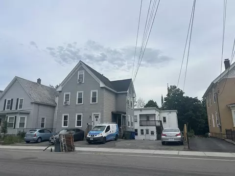 105 Spruce St, Leominster, MA 01453