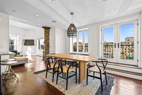 33 Commercial Wharf #52, Boston, MA 02110
