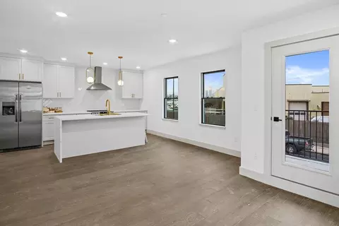 127 E Cottage St #3, Boston, MA 02125