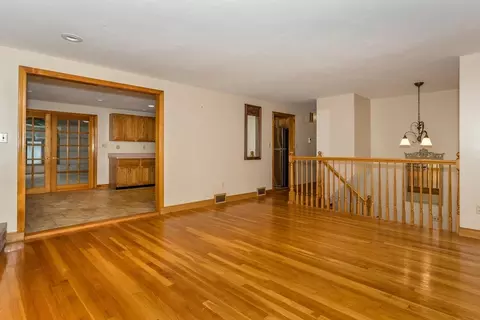 Living - 5 Charles Dr, Canton, MA 02021 photo 3 of 4