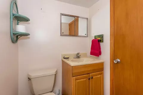Bath - 5 Charles Dr, Canton, MA 02021 photo 3 of 4