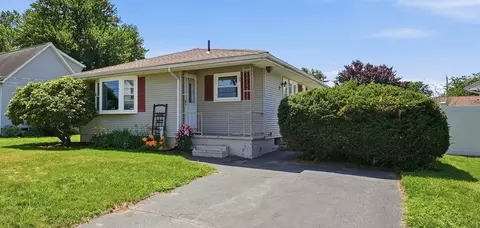 35 Beaumont Ave, Chicopee, MA 01013 photo 2
