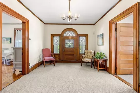 Entry Way - 2 Butman St, Beverly, MA 01915 photo 7 of 11