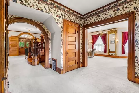 Entry Way - 2 Butman St, Beverly, MA 01915 photo 4 of 11