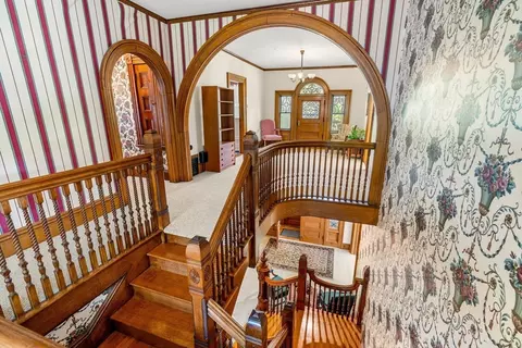 Entry Way - 2 Butman St, Beverly, MA 01915 photo 5 of 11