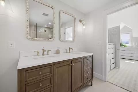 Bath - 5 Coolidge Rd, Marblehead, MA 01945 photo 2 of 3