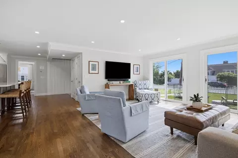 Living - 5 Coolidge Rd, Marblehead, MA 01945 photo 3 of 4