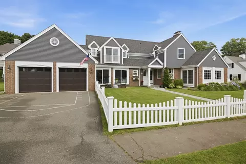 Exterior - 5 Coolidge Rd, Marblehead, MA 01945 photo 1 of 2