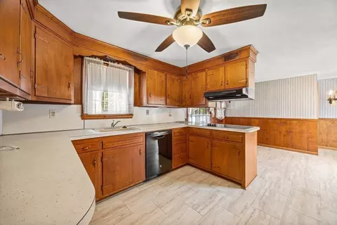 1855 Parker St, Springfield, MA 01128 photo 6