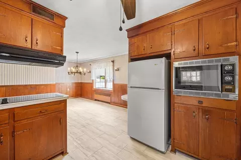 1855 Parker St, Springfield, MA 01128 photo 8