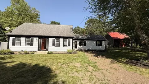 36 Spruce St, Middleboro, MA 02344