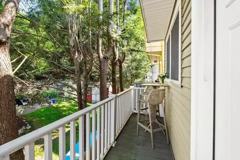 Exterior - 6 Colonial Ct, Marblehead, MA 01945 photo 2 of 5