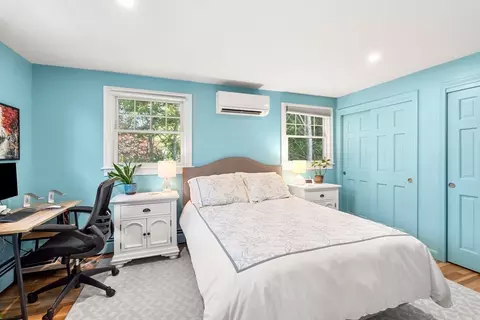 Bedroom - 6 Colonial Ct, Marblehead, MA 01945 photo 4 of 4