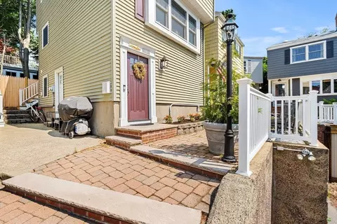 Exterior - 6 Colonial Ct, Marblehead, MA 01945 photo 5 of 5