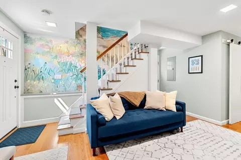 Entry Way - 6 Colonial Ct, Marblehead, MA 01945 photo 1 of 1