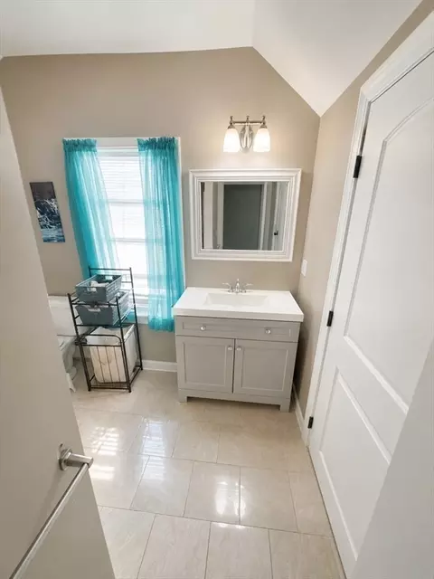 177 Anthony St, Fall River, MA 02721 photo 12
