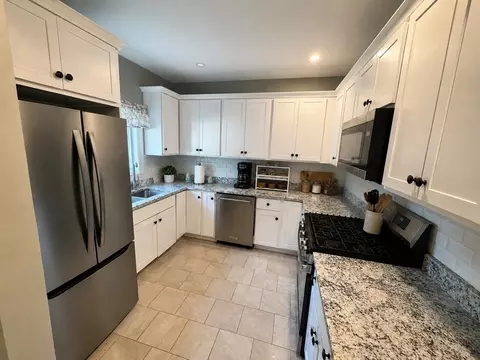 177 Anthony St, Fall River, MA 02721 photo 3